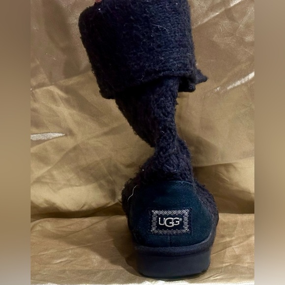 Uggs - Picture 3 of 6